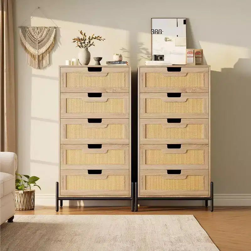 Cassettiera a 5 cassetti in rattan Black+Oak / Oak con gambe in metallo