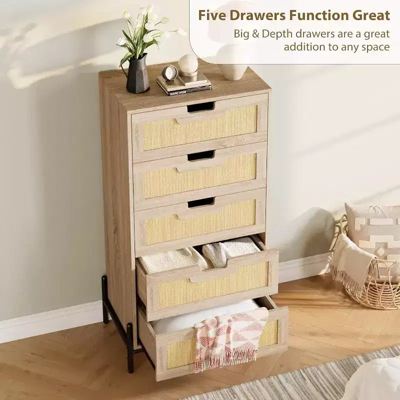 Cassettiera a 5 cassetti in rattan Black+Oak / Oak con gambe in metallo