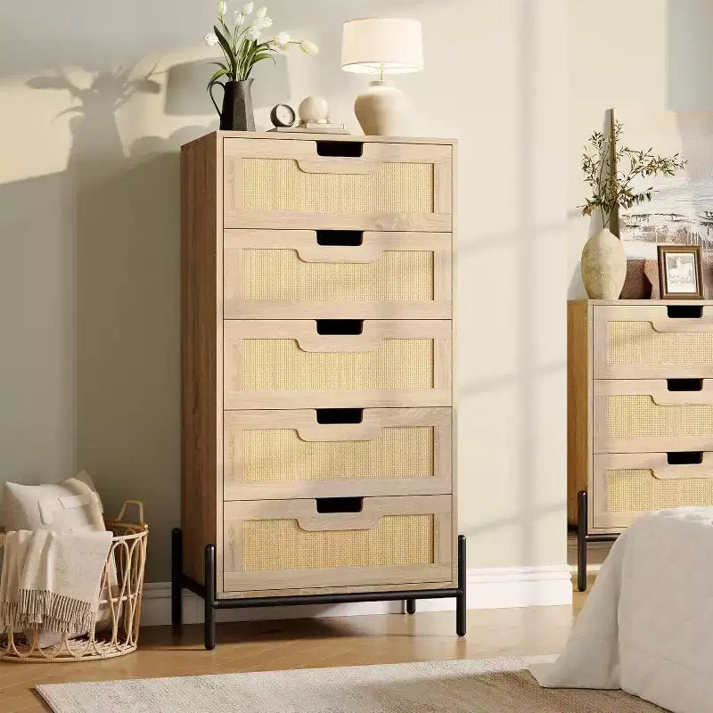 Cassettiera a 5 cassetti in rattan Black+Oak / Oak con gambe in metallo